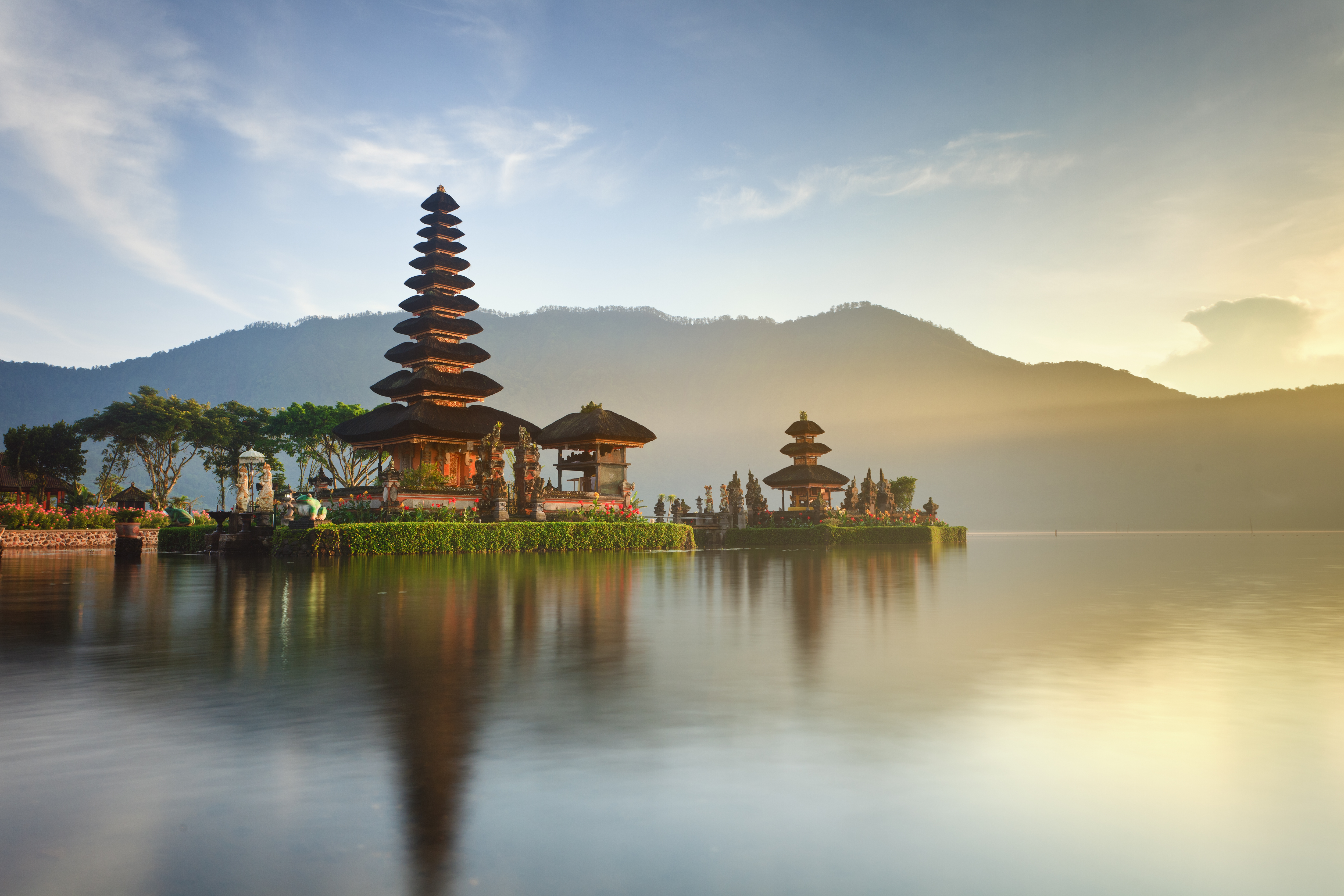 Cheap flights from London Heathrow LON to Bali DPS Netflights