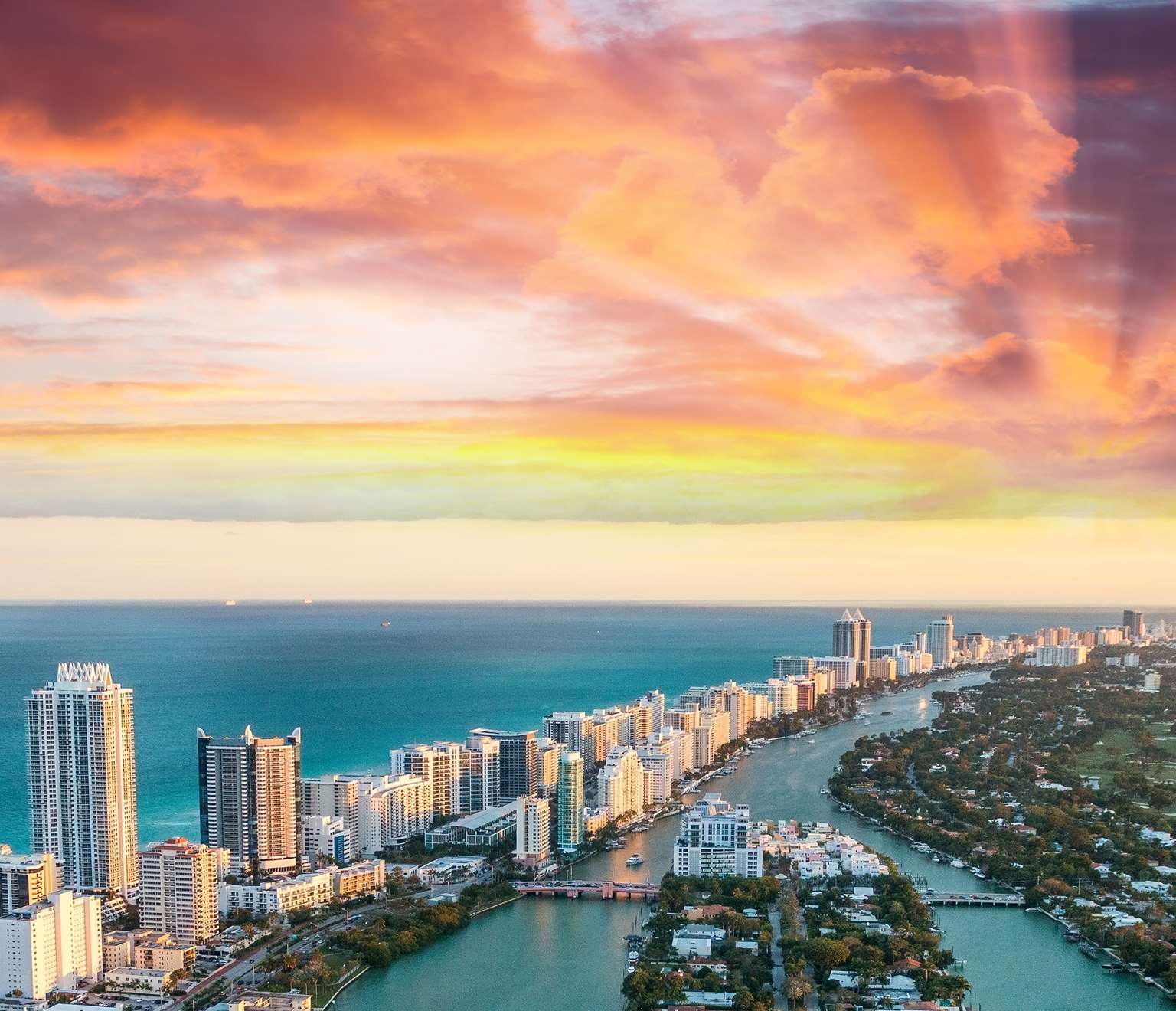 Cheap flights to Miami (MIA) from £352 Netflights
