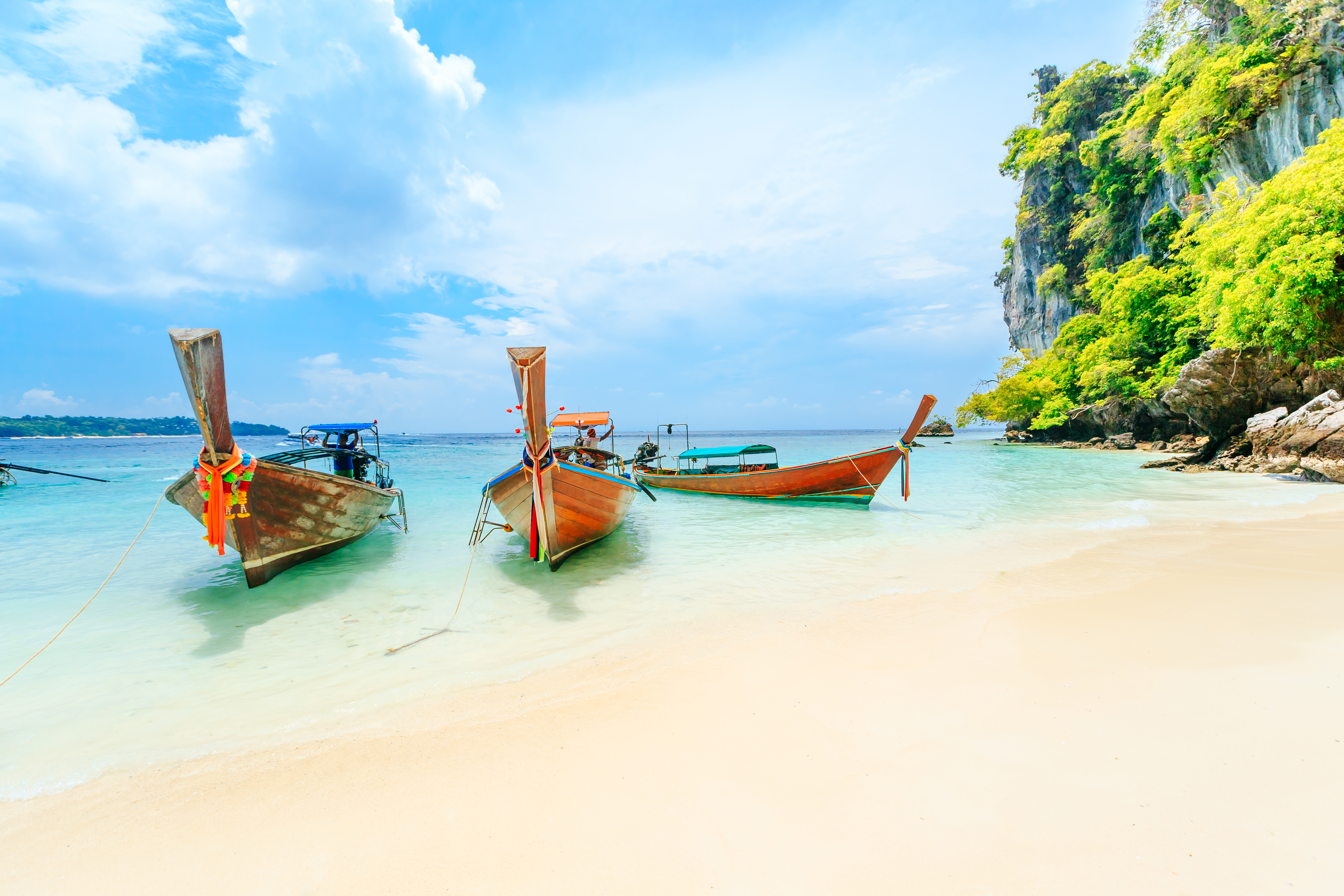 Cheap flights from Bali DPS to Phuket HKT Netflights