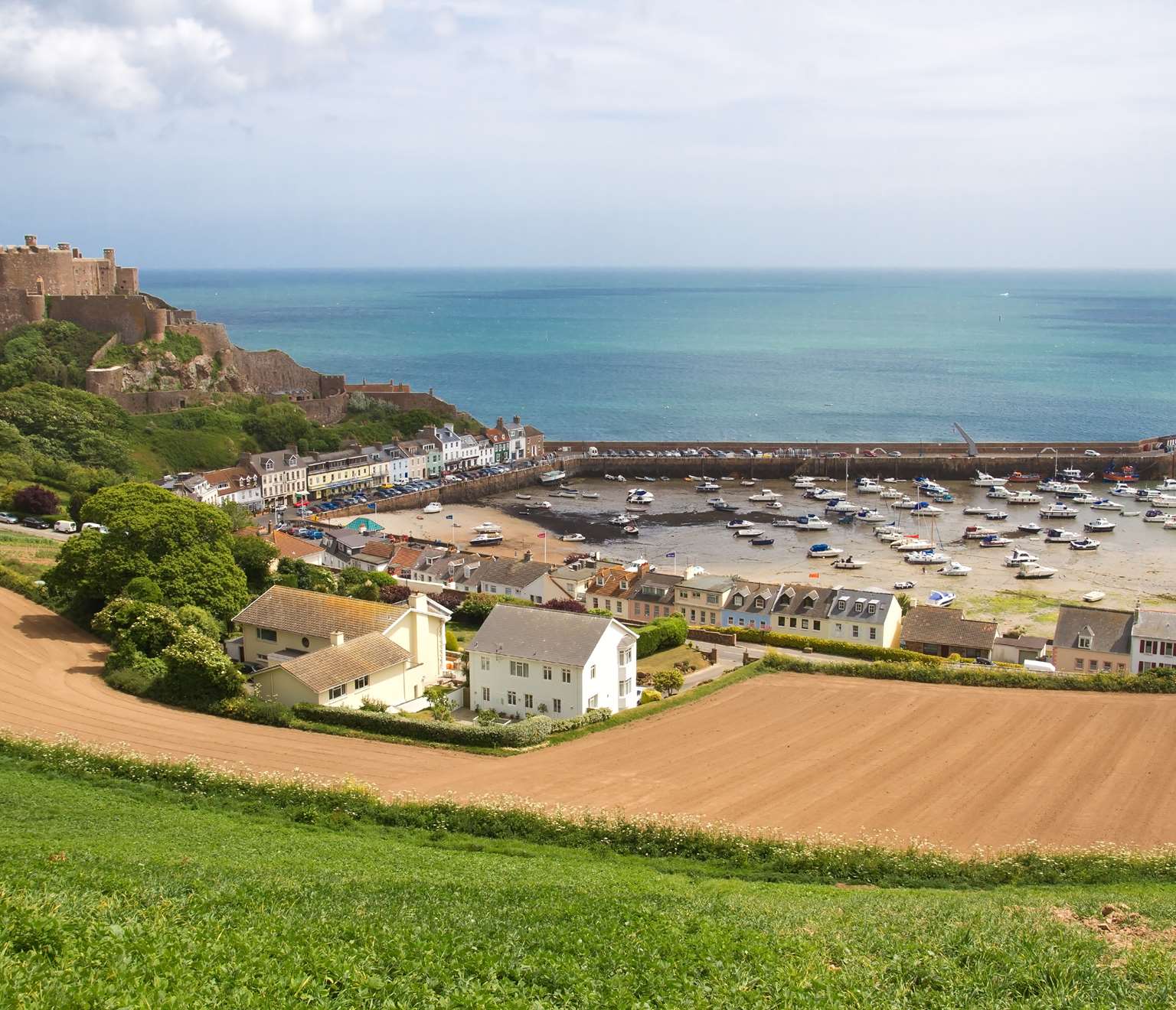 Cheap flights from London Gatwick (LON) to Jersey (JER) | Netflights